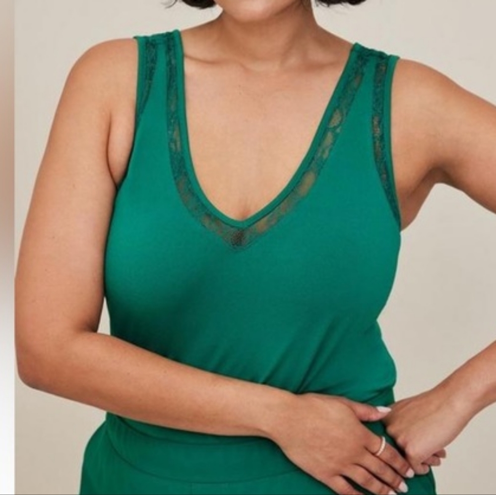 Torrid Studio Crepe Jersey Lace Inset Double V-Neck Tank, Size 3x, Green